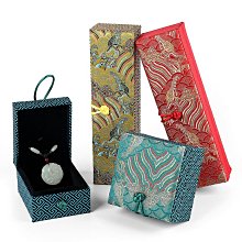 高檔錦盒手鐲盒 玉鐲盒 首飾盒手鍊盒項鍊盒手串盒珠鍊盒飾品盒項鍊盒絨布珠寶首飾禮品包裝 高雅大方 多款可選請留言 歷史價格詳細信息