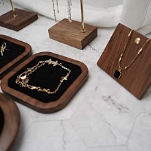 首飾展示架飾品陳列店鋪輕奢紅色絨布相框項鍊架拍攝道具戒指託盤 歷史價格詳細信息