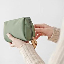 化妝包女便攜化妝品收納包大容量新款高端旅行洗漱包防水小包 歷史價格詳細信息