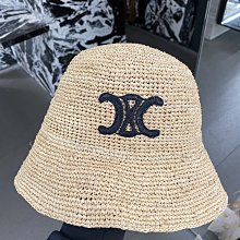 Celine 連帽羽絨外套 馬甲 背心 袖子可柝 一衣多穿 好穿舒適，百搭，兼具實用性和設計感的經典款單品！經典凱旋門SML 歷史價格詳細信息