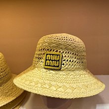 miumiu油蠟皮手拿寶石單肩腋下包中古vintage原版是手拿送寶石鍊條也可以斜挎但是單 歷史價格詳細信息