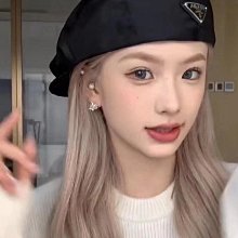 代購  Prada 普拉達 黑色褶皺全皮woc鏈條包 單肩斜挎包 歷史價格詳細信息