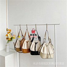 包包女2022時尚個性手提小圓包ins洋氣鏈條單肩晚宴包潮 歷史價格詳細信息