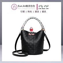 2022春夏季新款休閒斜挎運動包時尚防水牛津布圓筒包男女通用包潮 歷史價格詳細信息