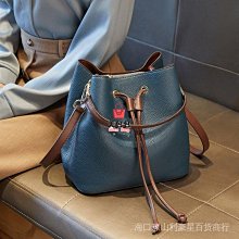 2022新款頭層牛皮真皮素色女包韓版日系時尚簡約通勤菜籃子包水桶包大容量小眾單肩斜挎手提包百搭 NrdT 流行 精品 歷史價格詳細信息