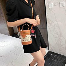 上新小包包爆款女包2023新款時尚小方包流行高級感單肩斜挎包 歷史價格詳細信息