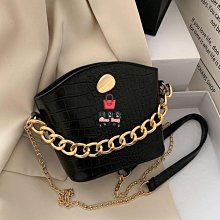 流行包包女2022新款潮時尚網紅爆款斜挎包高檔水鉆珍珠百搭小方包 歷史價格詳細信息