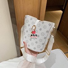 流行網紅印花百搭休閒腋下包 小眾設計大容量大包包 高級質感氣質女士托特包 韓版時尚女生單肩包 卡通上課簡約托特包 歷史價格詳細信息