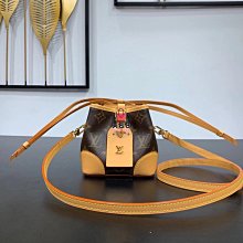 頂級秀款 絕版 日日義混血品牌 義大利製 Giuliano fujiwara 皮草連帽可拆口袋軍外套 防寒保暖全新吊牌都在69800 歷史價格詳細信息