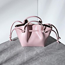 超美實拍 BURBERR*巴寶/莉斜背水桶包 肩背包 名牌精品包 手掌紋皮經典實用包包 格紋皮革中款水桶包 流行 精品 歷史價格詳細信息