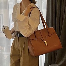 【熱賣精選】 網紅流行褶皺手提包簡約水桶包大容量女包單肩包2021秋冬新款女包34366 歷史價格詳細信息