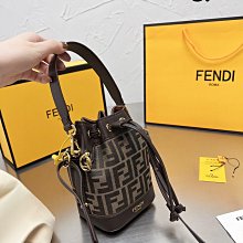 現貨FENDI 芬迪 襪子秋冬款中筒FF字提花韓版高顏值外穿時尚簡約潮百搭禮盒裝長襪明星同款熱銷 歷史價格詳細信息