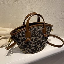 【爆款特賣】新品潮牌狗狗牽引繩中大型犬遛狗繩狗鏈子金毛泰迪法斗 歷史價格詳細信息