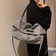 百搭ins斜挎包包女2022新款潮秋冬時尚復古小方包法國小眾腋下包 歷史價格詳細信息