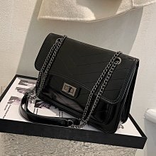 今年流行豎款條紋手拎包包2024便攜式單肩包ins簡約單肩手提袋 歷史價格詳細信息