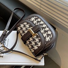 百搭ins斜挎包包女2022新款潮秋冬時尚復古小方包法國小眾腋下包 歷史價格詳細信息