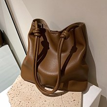 休閑大容量包包2022新款包包女秋冬百搭ins斜挎包時尚單肩水桶包【爆款特賣】 歷史價格詳細信息