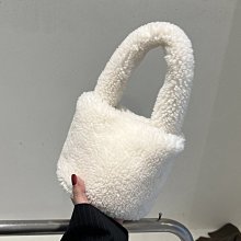 獨特小眾設計包包2023秋冬新款女包流行爆款斜挎包絨面單肩腋下包 歷史價格詳細信息