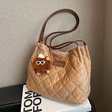 2022新款女包水桶包歐美風手提包子母包車縫線斜背包斜背包--麥包包 歷史價格詳細信息