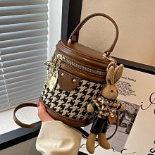 {爆款}感千格車載紙巾盒女汽車椅背扶手箱抽紙盒車內裝飾用品大奭鐂 歷史價格詳細信息