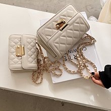 包 2022 新款時尚斜挎包女士夏季全肩包餃子包--麥包包 歷史價格詳細信息