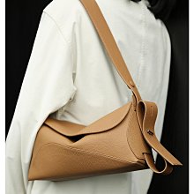 腋下包包女2023新款夏季百搭單肩斜跨包白色小眾設計氣質半月女包 歷史價格詳細信息