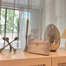 LORO PIANA 意大利優雅經典時尚品牌歐洲富豪名媛貴婦必備最愛 85萬羊毛 Cashmere大衣大型紙袋 歷史價格詳細信息