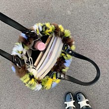 新款小眾撞色毛呢圓桶水桶包復古優雅格紋單肩包潮韓版可愛斜揹包 歷史價格詳細信息