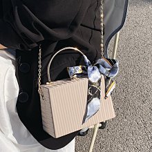 2023新款南韓絲枕頭包時尚休閒潮流百搭大容量單肩斜挎女包黑色 歷史價格詳細信息