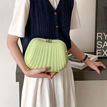 休閑小眾設計包包女2022秋冬新款流行百搭斜挎包帆布包手提水桶包【爆款特賣】 歷史價格詳細信息