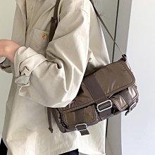 高級感小眾郵差包包女2024新款洋氣印花貓咪小方包百搭單肩斜跨包 歷史價格詳細信息