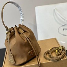 『瑤瑤代購』PRADA手提包 頂級貨 原單大牌 時尚百搭出街必備尼龍腋下包麻將包單肩斜挎包47HJ36 歷史價格詳細信息