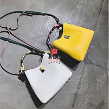 歐美撞色系直立式水桶後揹包-五種揹法 (9894) 歷史價格詳細信息