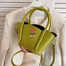 春夏法式小眾手提紅色包包女2023新款輕奢高級感單肩斜挎新娘婚包 歷史價格詳細信息