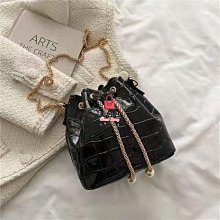 鱷魚紋棋盤格簡約女士斜背包 優雅大容量斜挎包 洋氣時尚多口袋女包包 潮流韓版女生單肩包 百搭女士側背包 歷史價格詳細信息