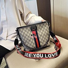 水桶包 手提包 復古高級感包包女2024新款韓版時尚單肩斜挎包小眾設計手提水桶包-李李 韓國女裝 歷史價格詳細信息