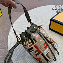 『瑤瑤代購』FENDI手提包 最新款 頂級貨 原單大牌 時尚百搭丹寧牛仔老花老花腋下包單肩斜挎包42HJ920 歷史價格詳細信息