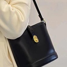 【V記】高定 周雨彤徐璐厚底小白鞋女十字架運動鞋滑板鞋黑白熊鞋 歷史價格詳細信息