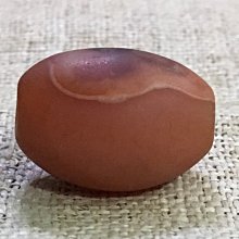 老瑪瑙珠孑10枚，翁仲形象，尺寸2.1x1.4CM，可做手串，包漿厚重，老熟。（二手貨不退 歷史價格詳細信息