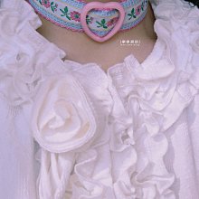 昭和感西裝短袖外套很正很濃郁的一個顯白紫色領口和下擺邊緣拼接了鉤花設計內搭白襯衫的版型和這 歷史價格詳細信息