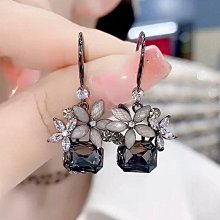 2023年高級質感時尚簡約斜揹包夏季休閒通勤女單肩包小眾腋下潮包 歷史價格詳細信息