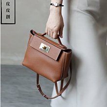 『皮皮創』原創設計手作真皮方形盒子包。暗黑山本風定型挺括迷你箱子包小相機包小眾設計師款小方包性別模糊款男女迷你小手機包 歷史價格詳細信息