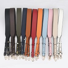 女生包包 純色斜挎相機包 2023新款時尚簡約波浪紋愛心繡花單肩包 斜背包 歷史價格詳細信息