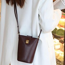 真皮手機包女2024新款寬肩帶枕頭包牛皮斜挎包大容量圓筒包高級感 歷史價格詳細信息