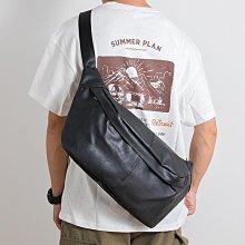 歐美胸包 男款復古頭層牛皮 運動斜背包 大容量 肩前男包 側背包 旅行學生腰包 日系韓版原宿胸背包--麥包包 歷史價格詳細信息