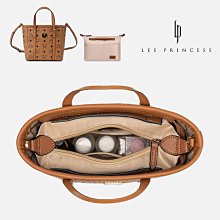 MCM Visetos M Logo Round Bag Charm Keychain White 歷史價格詳細信息