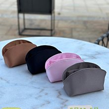 愛馬仕Hermes Bolide Shark迷你鯊魚貝殼包掛件 ☀️ ☀純手工縫線製作 配有拉鏈 鉚釘和掛繩 ☀️ 10×4.5×8 歷史價格詳細信息