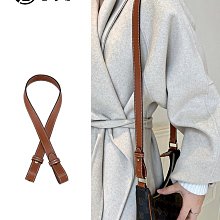 Celin*羽絨服 新色卡其綠️溫暖你整個冬天 天冷了 要註意保暖 冬日時髦造型都為您搭配好了這價格完全是撿漏 白菜價！！錯過大腿拍爛都沒用！ 歷史價格詳細信息
