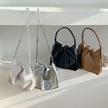 包包女大容量2023新款小眾軟皮單肩包大學生上課包通勤託特包女包 歷史價格詳細信息