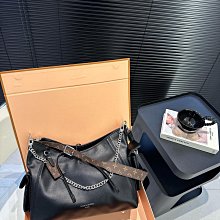 【雅妤二手包包】LV Twist 絕美紐扣 最新最火款Twist Denim 出貨了 呈現新古典 Twist 中 NO131995 歷史價格詳細信息